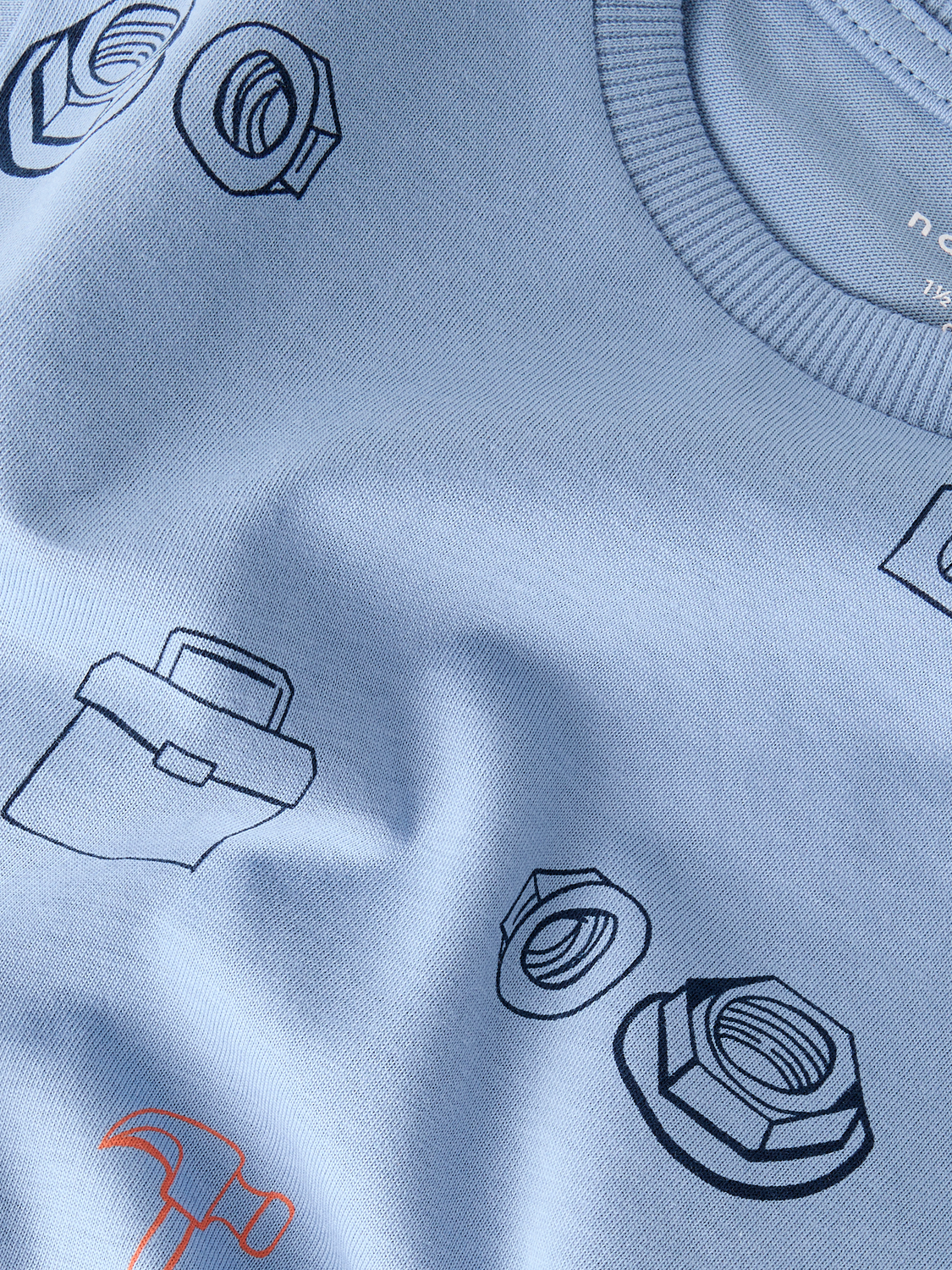 model_shot-front_full